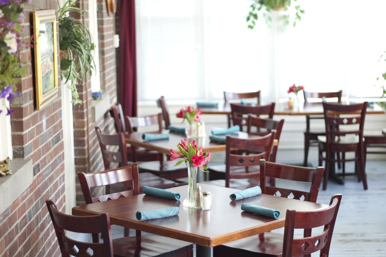 The Woodford Inn Versailles Exterior foto